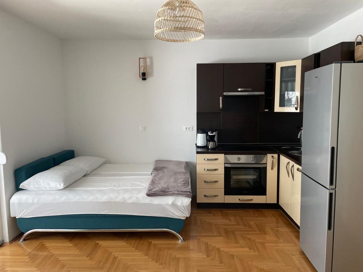 Apartment Dalmatino Baška Voda Esterno foto