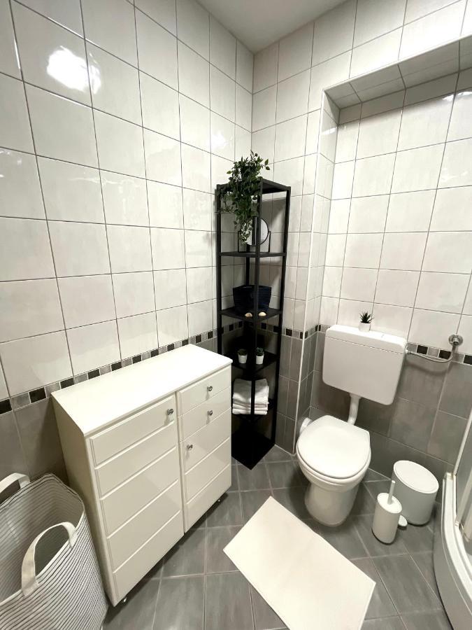 Apartment Dalmatino Baška Voda Esterno foto