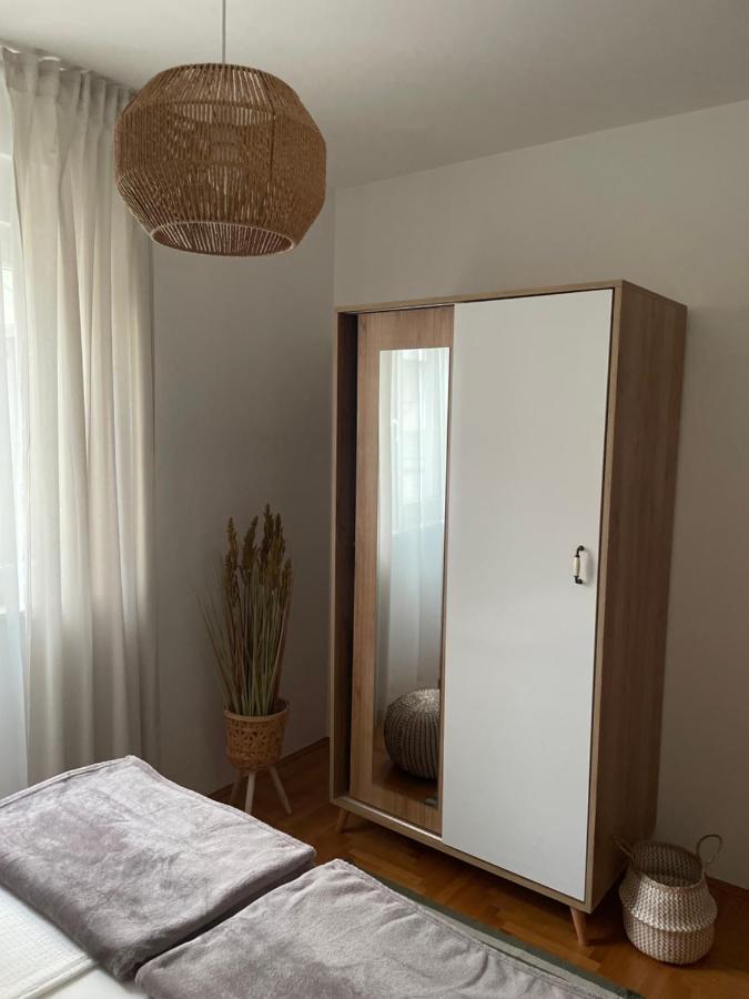 Apartment Dalmatino Baška Voda Esterno foto