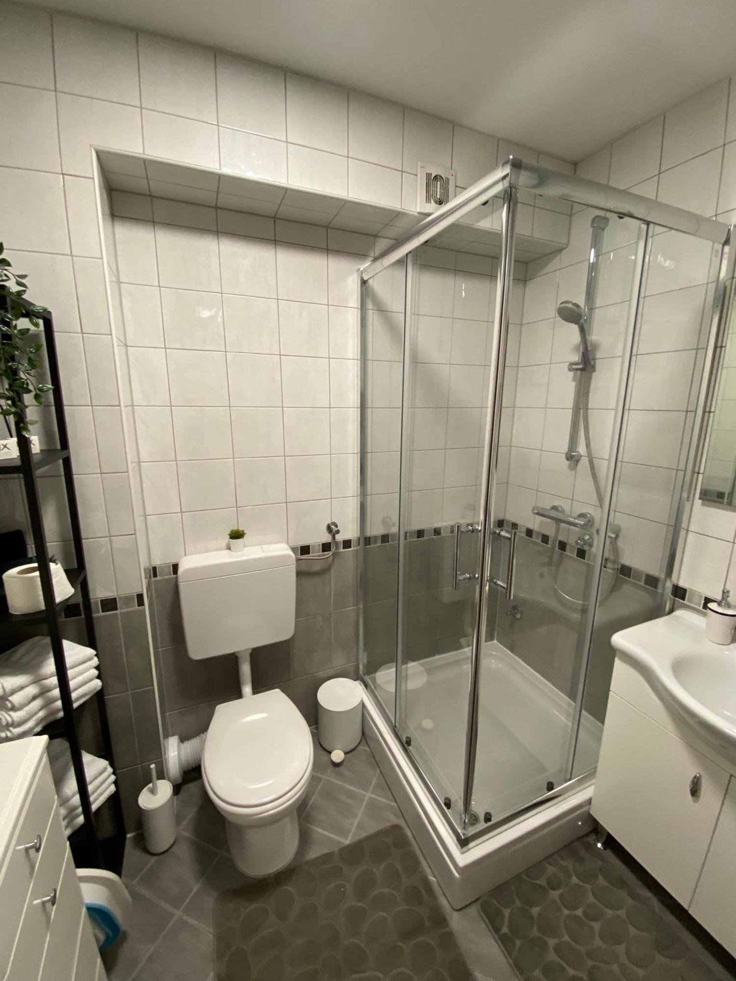Apartment Dalmatino Baška Voda Esterno foto